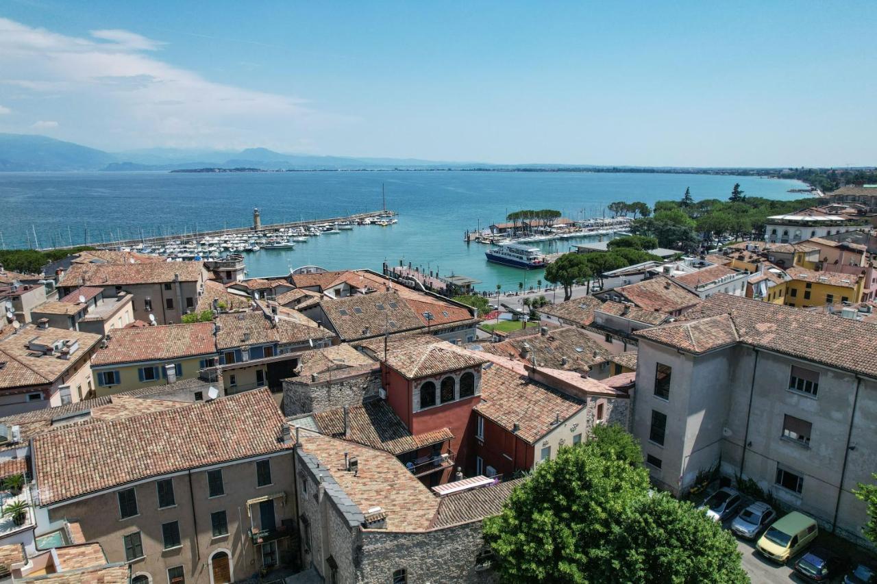 Castle Retreat- Lake And Attractions In 120mt Apartment Desenzano del Garda